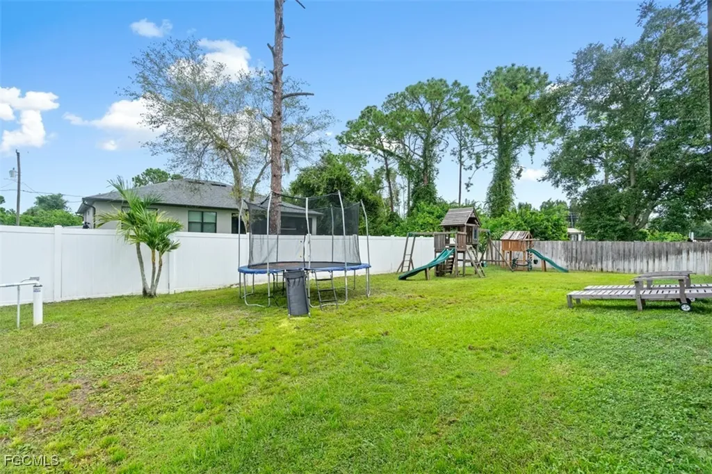14221 Chancellor Street Fort Myers FL 33905
