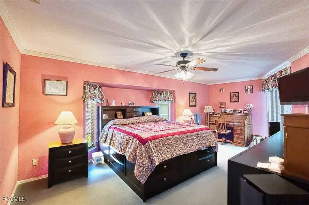 707 SE 9th Place Cape Coral FL 33990