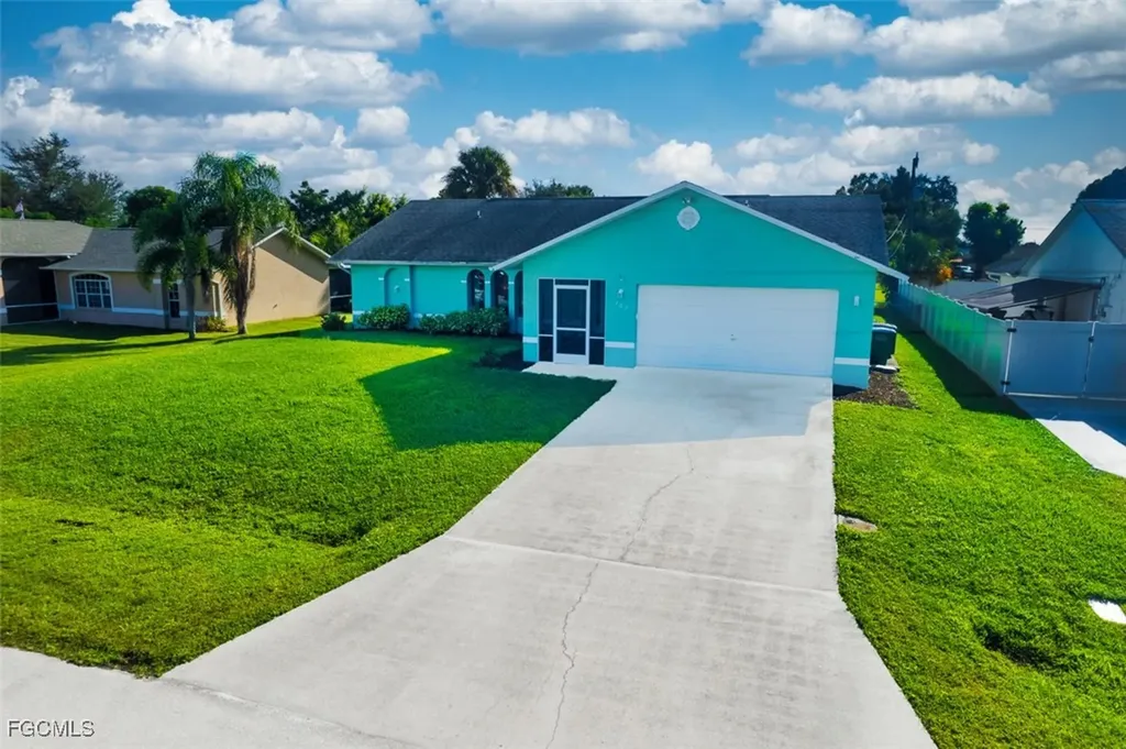 707 SE 9th Place Cape Coral FL 33990