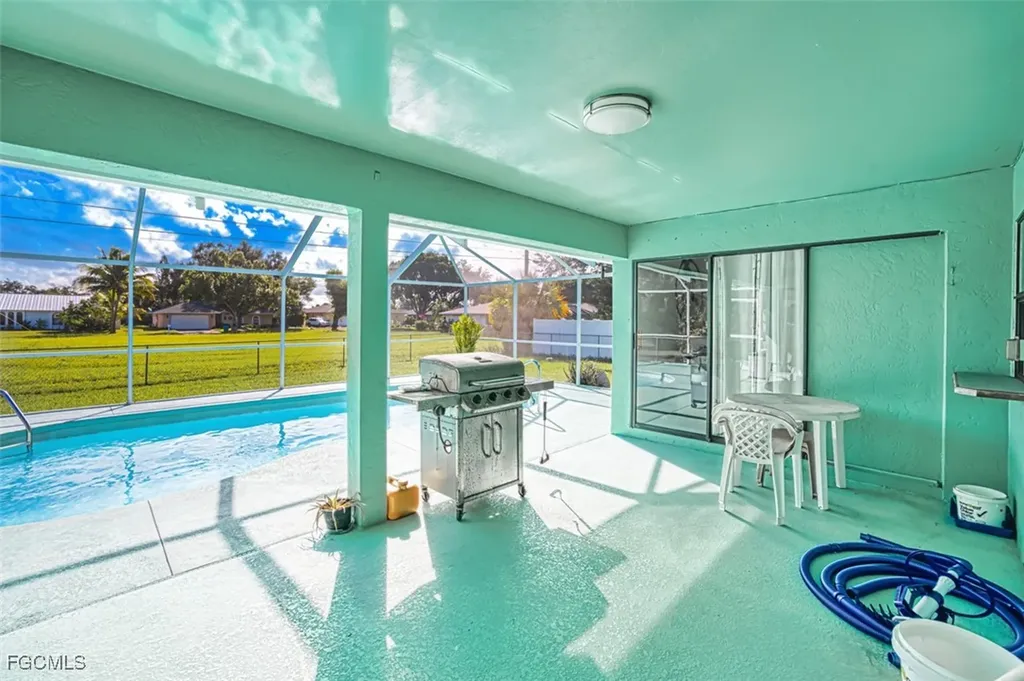 707 SE 9th Place Cape Coral FL 33990