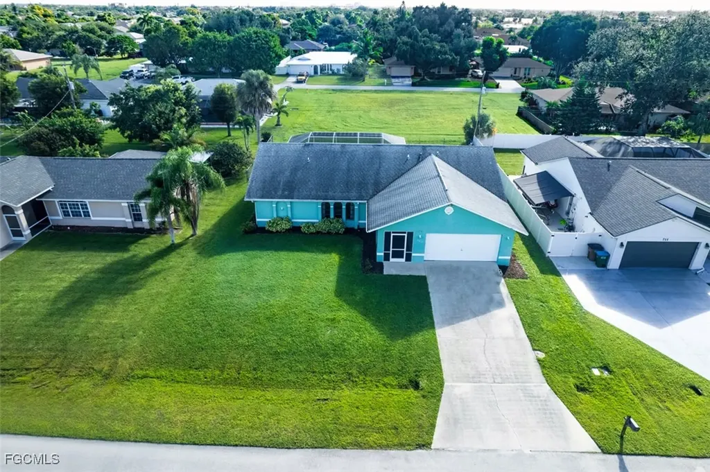 707 SE 9th Place Cape Coral FL 33990