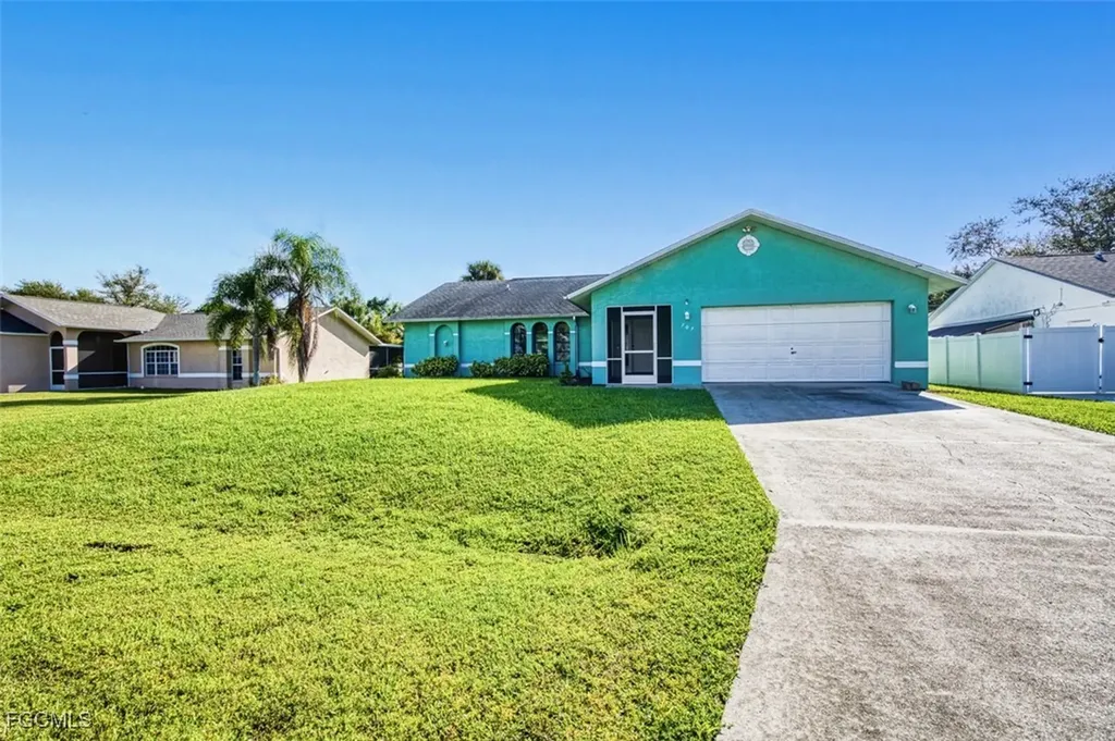 707 SE 9th Place Cape Coral FL 33990