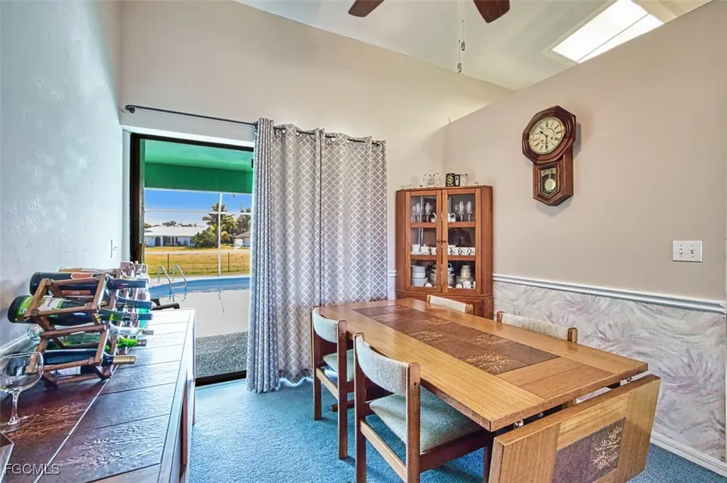 707 SE 9th Place Cape Coral FL 33990