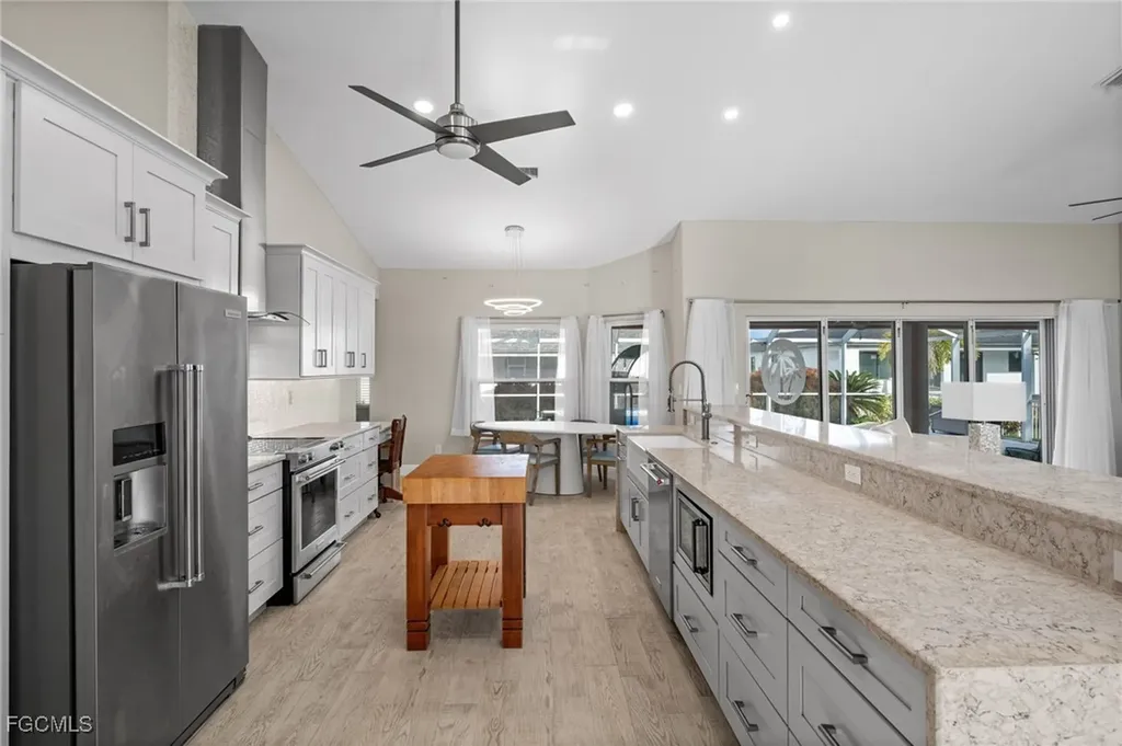 907 NW 38th Place Cape Coral FL 33993