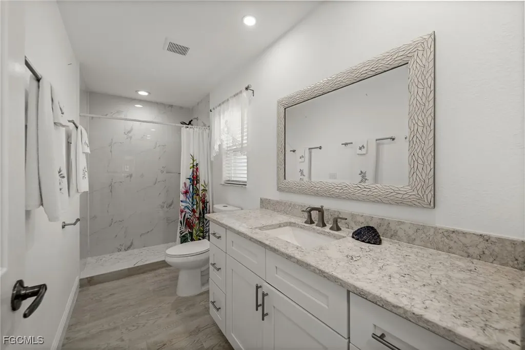 907 NW 38th Place Cape Coral FL 33993