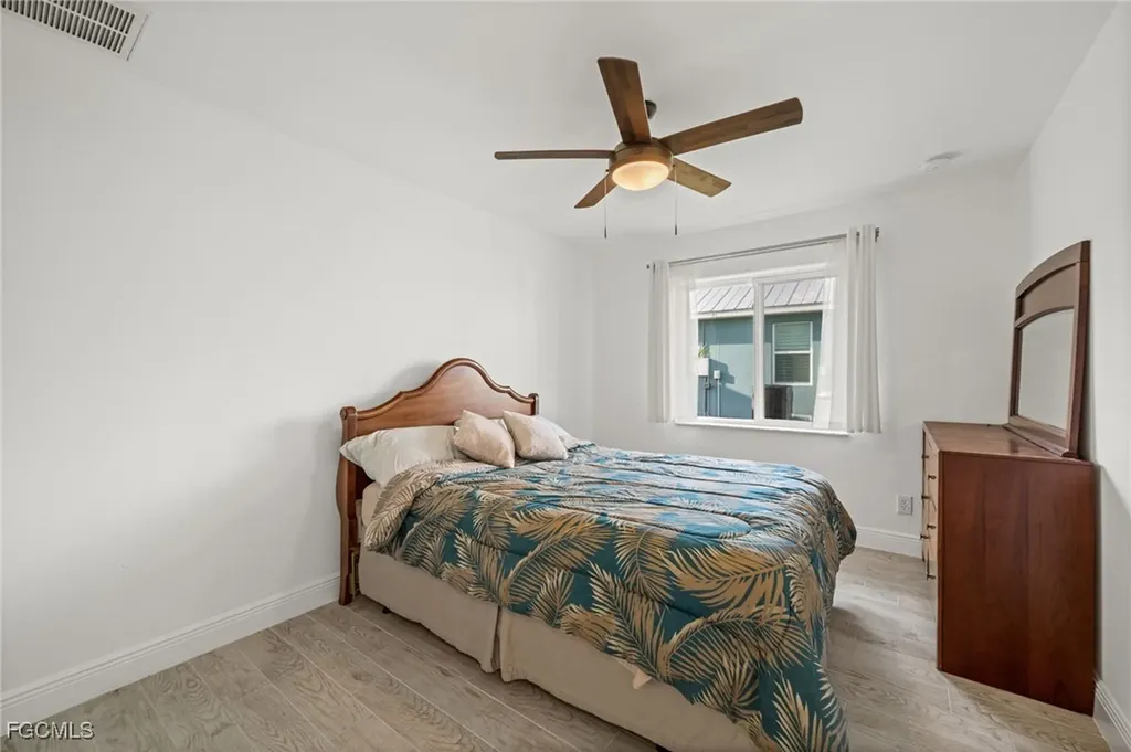 907 NW 38th Place Cape Coral FL 33993