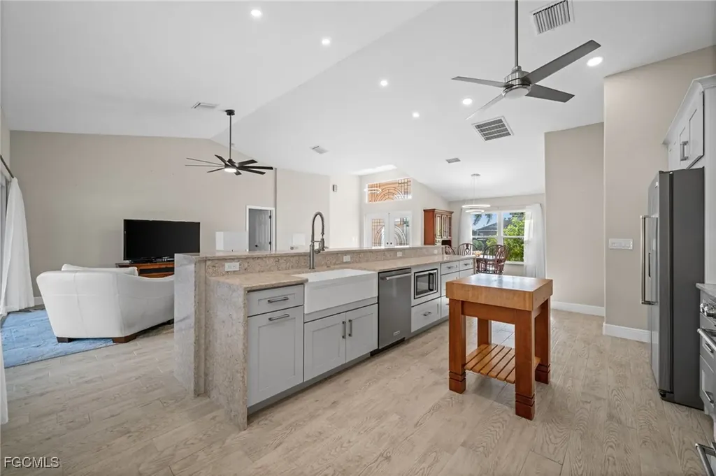 907 NW 38th Place Cape Coral FL 33993