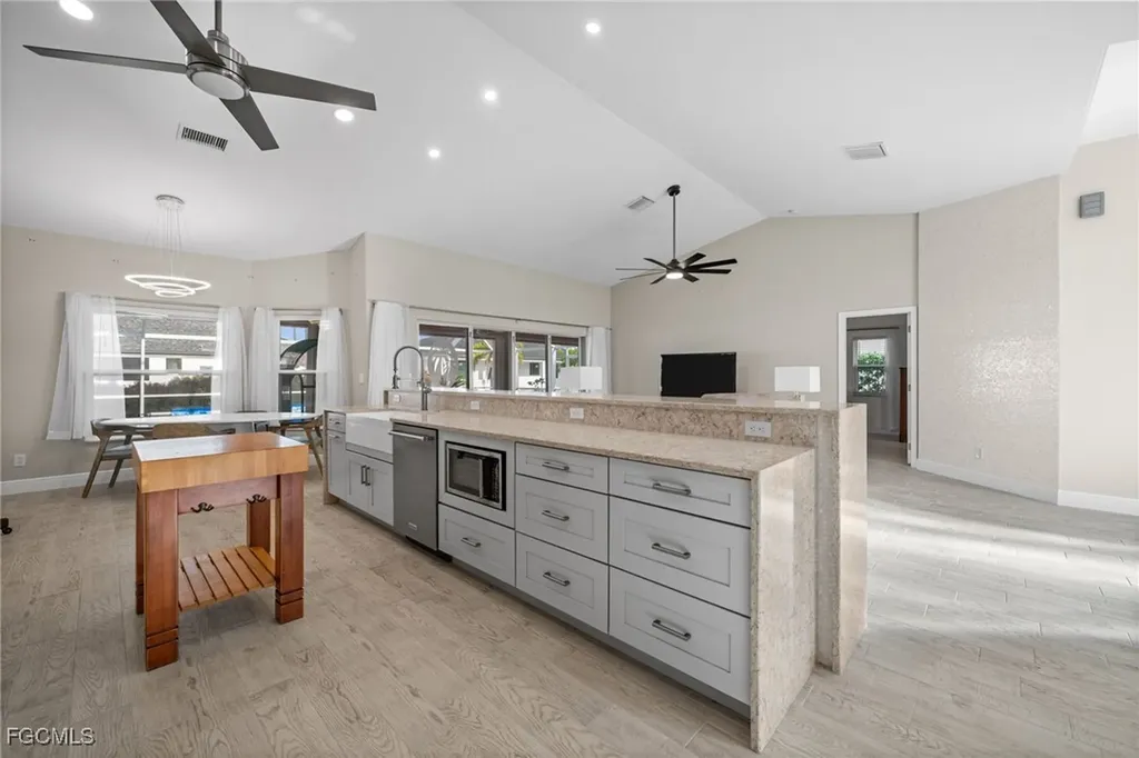 907 NW 38th Place Cape Coral FL 33993