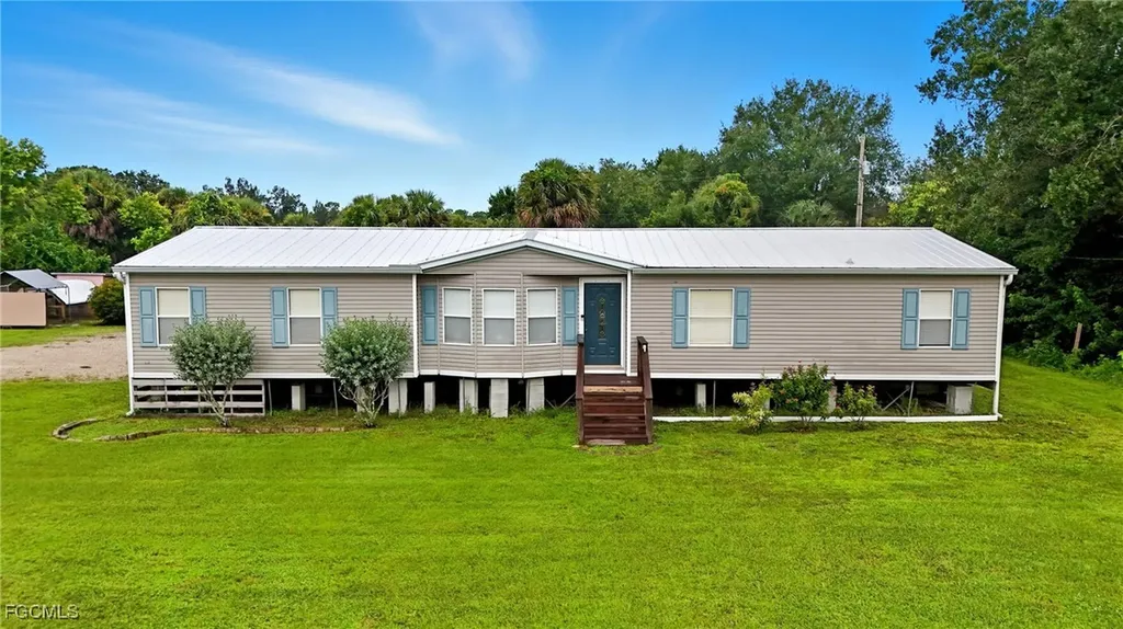 8200 Ebson Drive North Fort Myers FL 33917