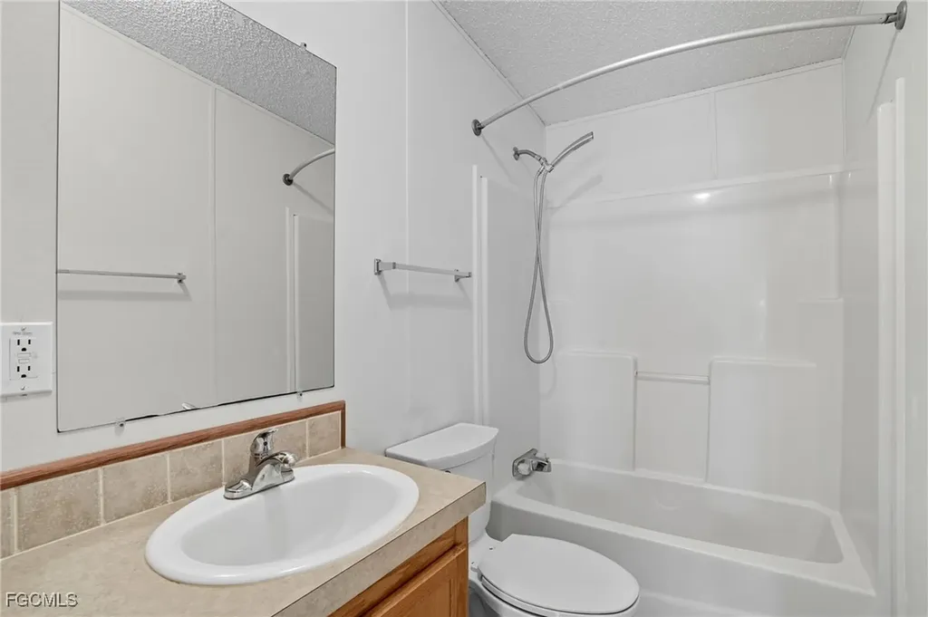 8200 Ebson Drive North Fort Myers FL 33917