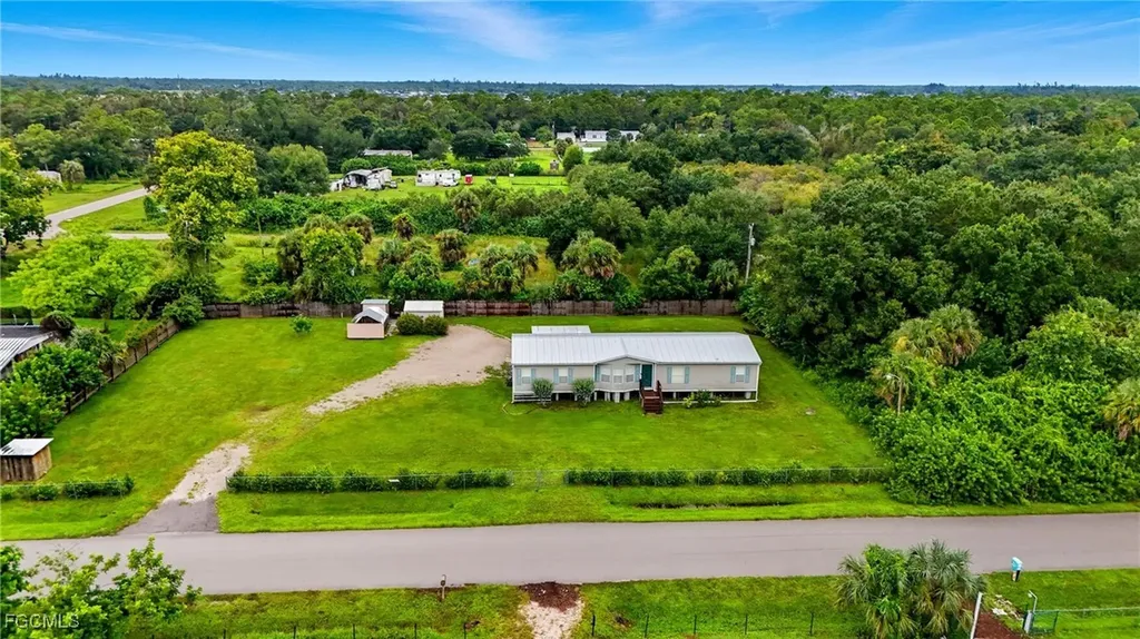 8200 Ebson Drive North Fort Myers FL 33917