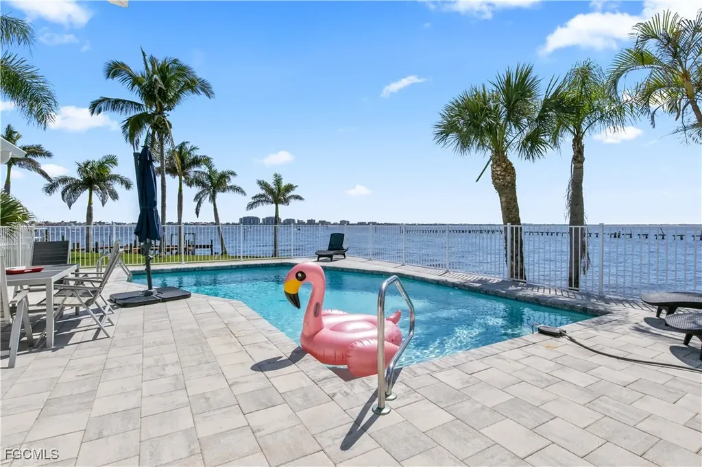 1202 Flamingo Drive Cape Coral FL 33904