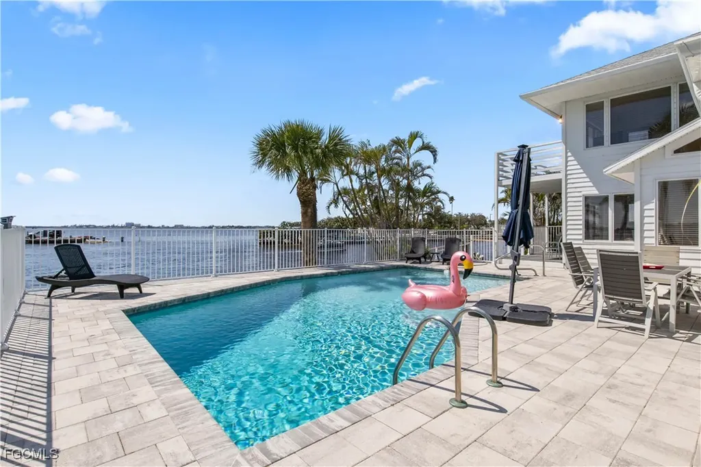 1202 Flamingo Drive Cape Coral FL 33904