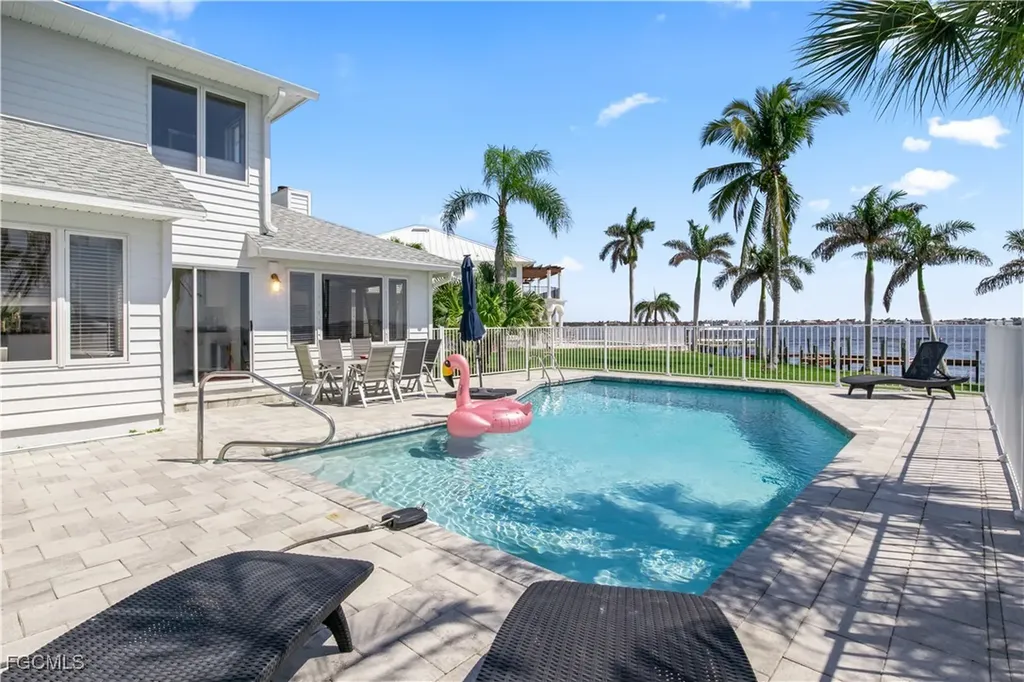 1202 Flamingo Drive Cape Coral FL 33904