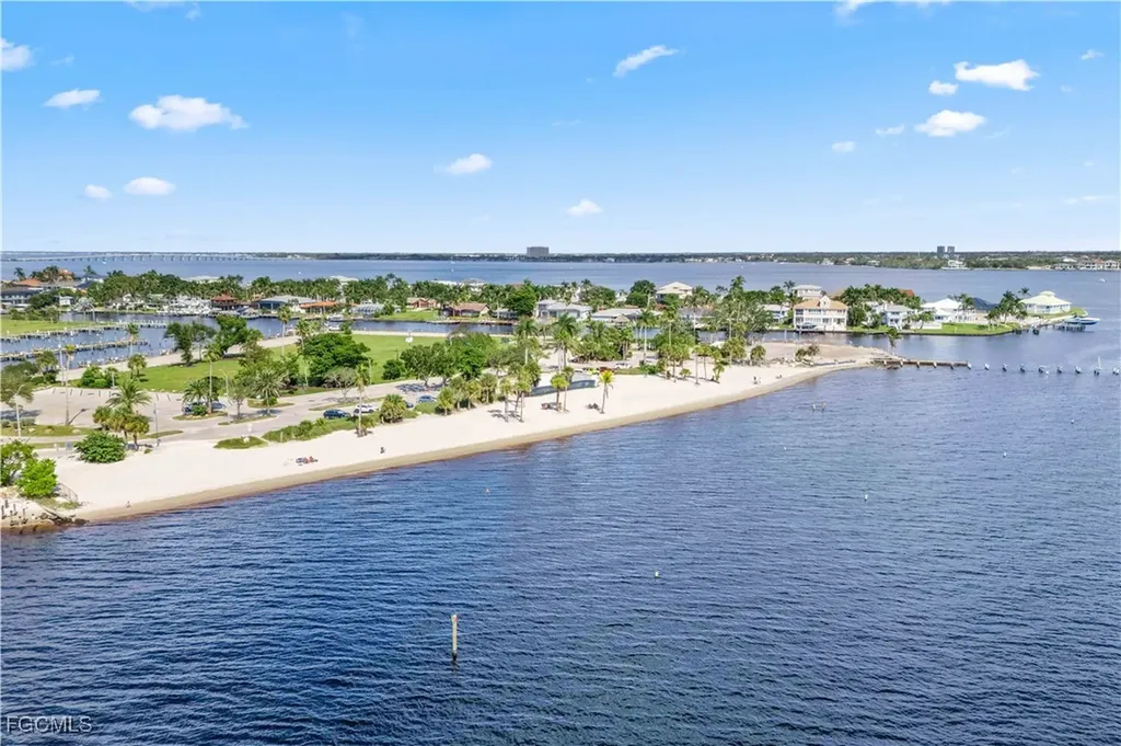 1202 Flamingo Drive Cape Coral FL 33904