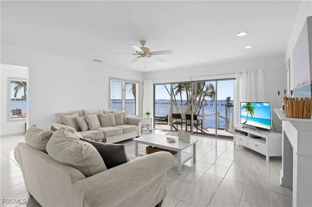 1202 Flamingo Drive Cape Coral FL 33904