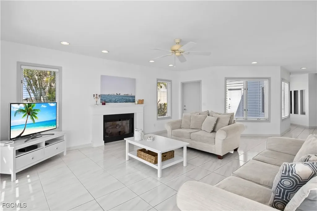 1202 Flamingo Drive Cape Coral FL 33904