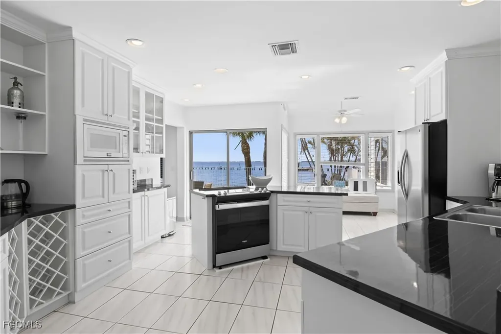 1202 Flamingo Drive Cape Coral FL 33904