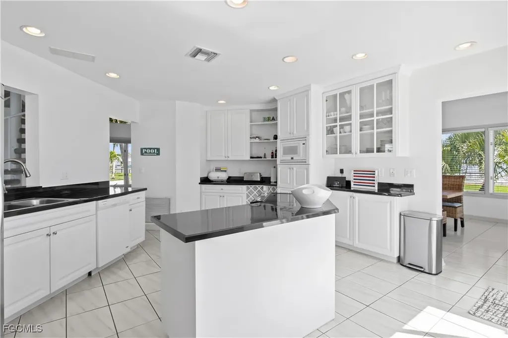 1202 Flamingo Drive Cape Coral FL 33904