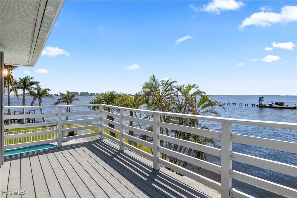 1202 Flamingo Drive Cape Coral FL 33904