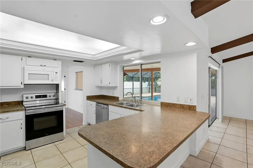 1322 Everest Parkway Cape Coral FL 33904