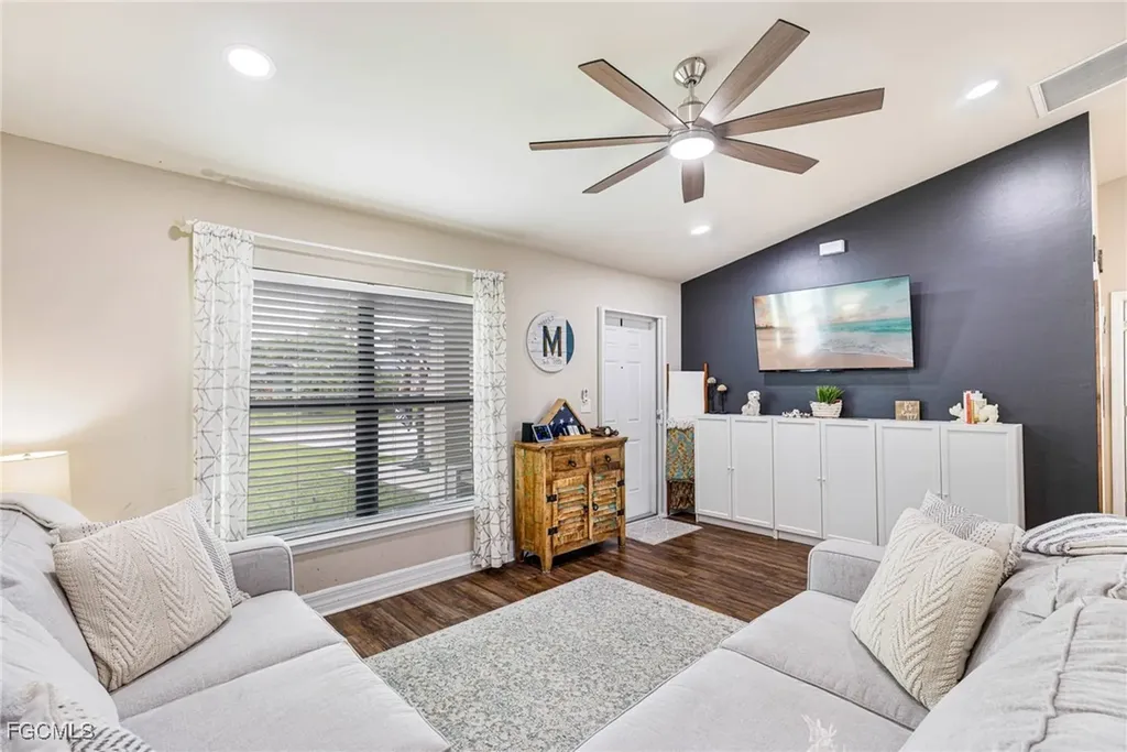 1108 SW 11th Avenue Cape Coral FL 33991