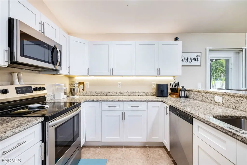 1108 SW 11th Avenue Cape Coral FL 33991