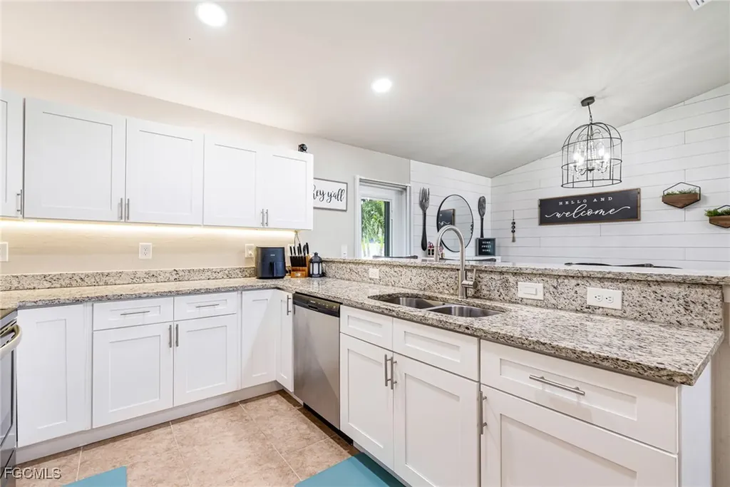 1108 SW 11th Avenue Cape Coral FL 33991