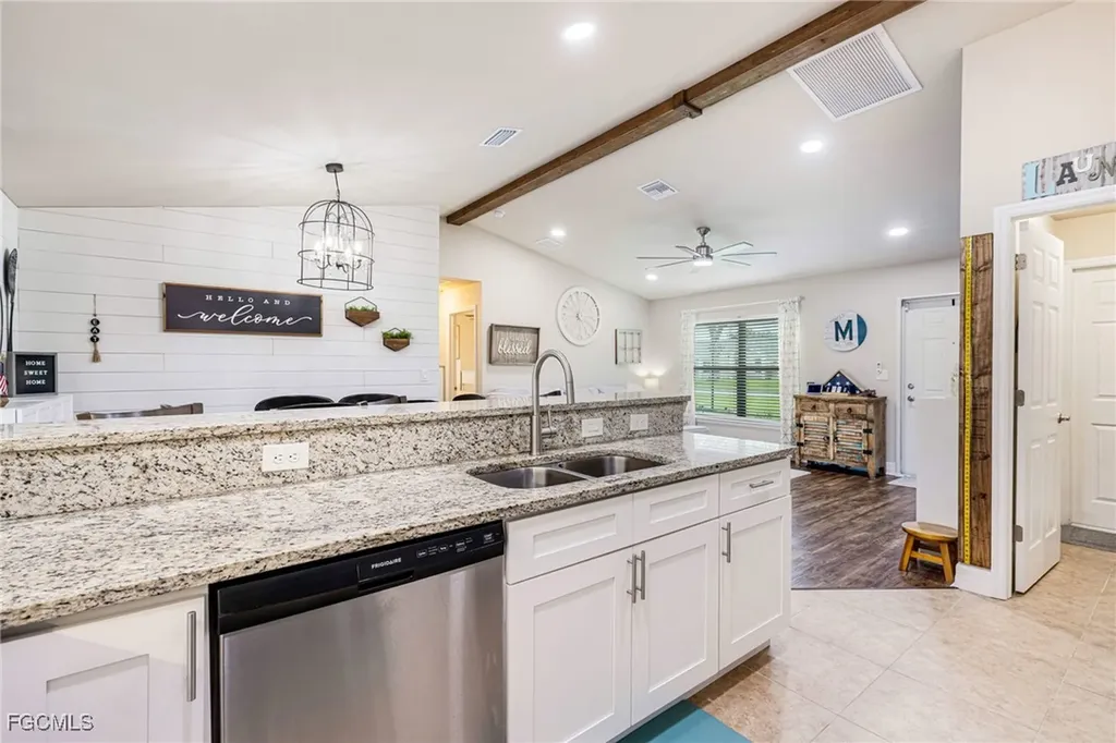 1108 SW 11th Avenue Cape Coral FL 33991