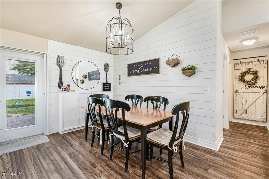 1108 SW 11th Avenue Cape Coral FL 33991