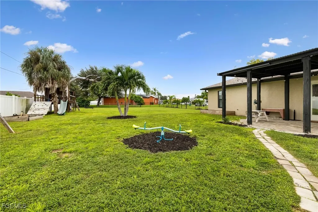 1108 SW 11th Avenue Cape Coral FL 33991