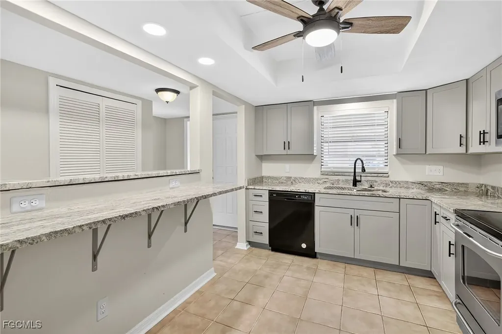 3720 SE 10th Avenue Cape Coral FL 33904