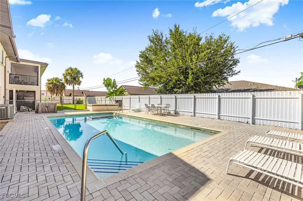 3720 SE 10th Avenue Cape Coral FL 33904