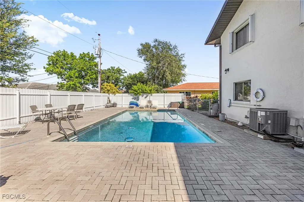 3720 SE 10th Avenue Cape Coral FL 33904