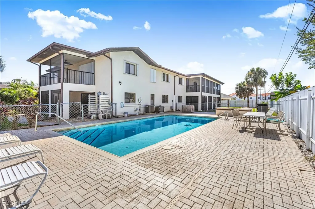 3720 SE 10th Avenue Cape Coral FL 33904