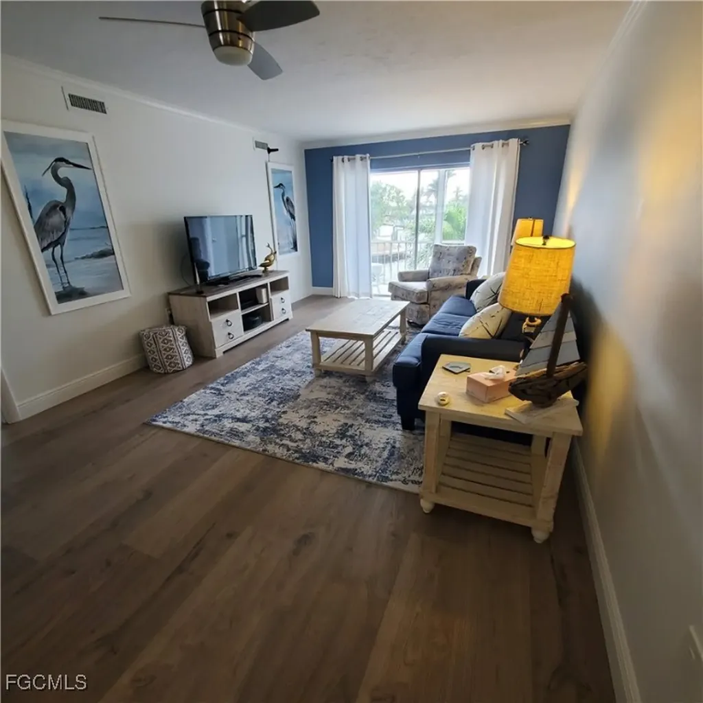 828 Victoria Drive Cape Coral FL 33904
