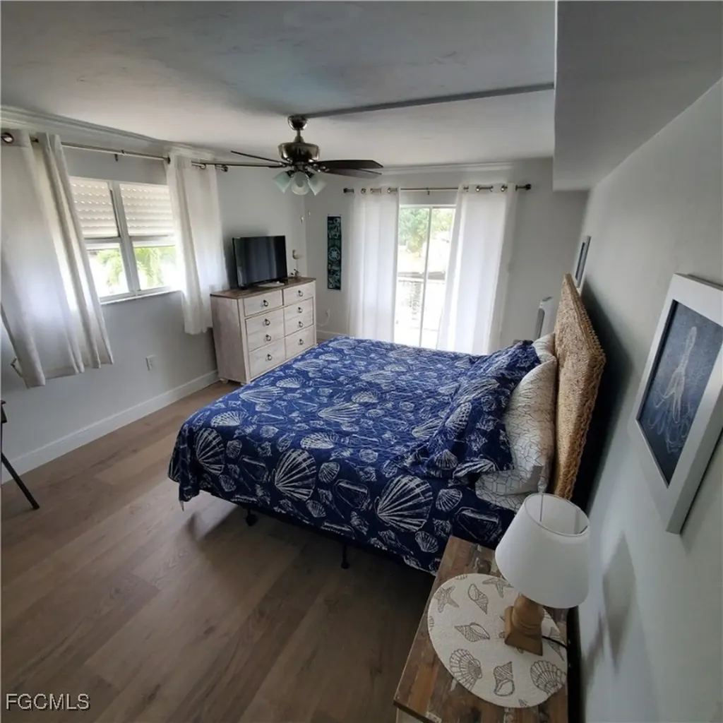 828 Victoria Drive Cape Coral FL 33904