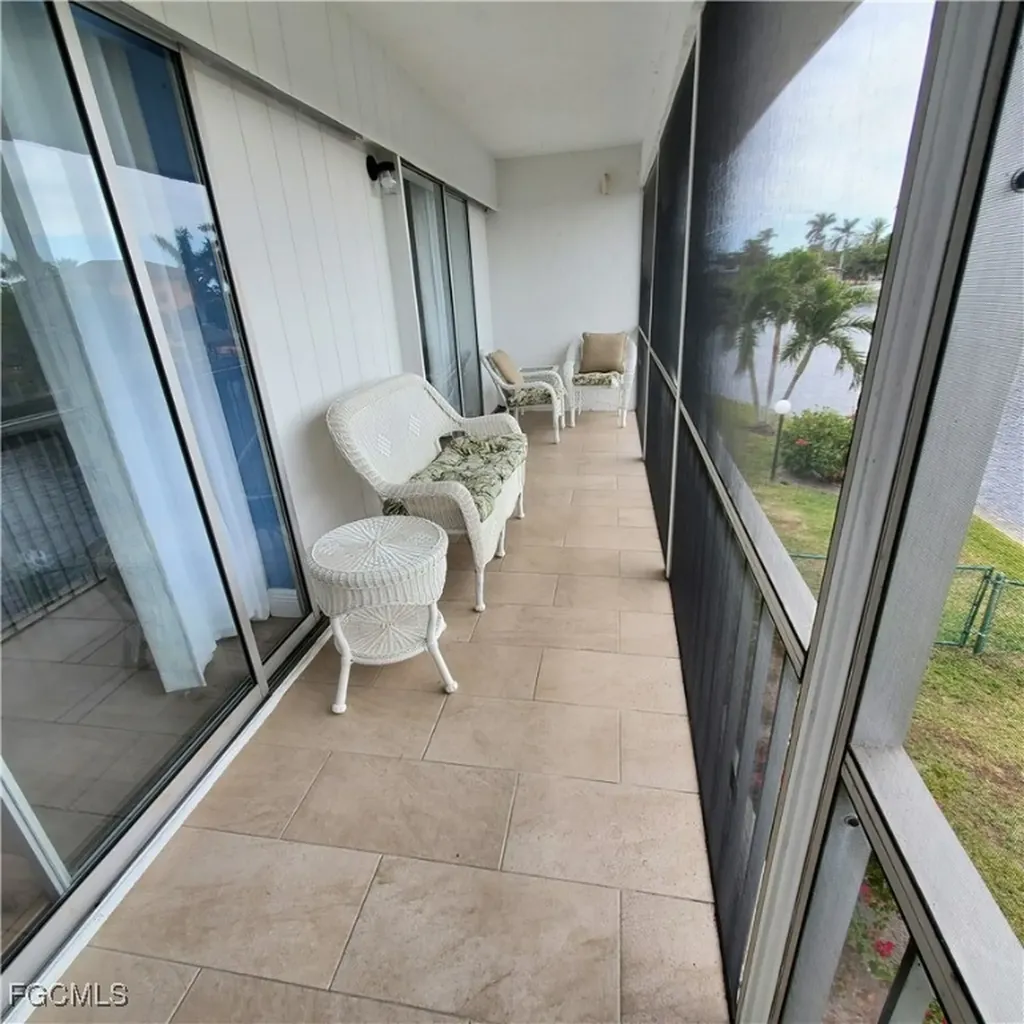 828 Victoria Drive Cape Coral FL 33904