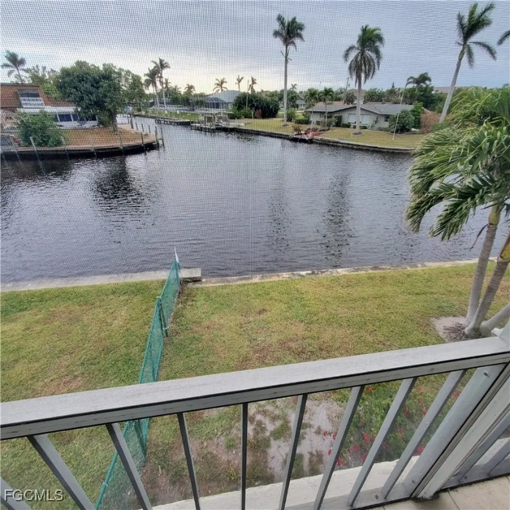 828 Victoria Drive Cape Coral FL 33904