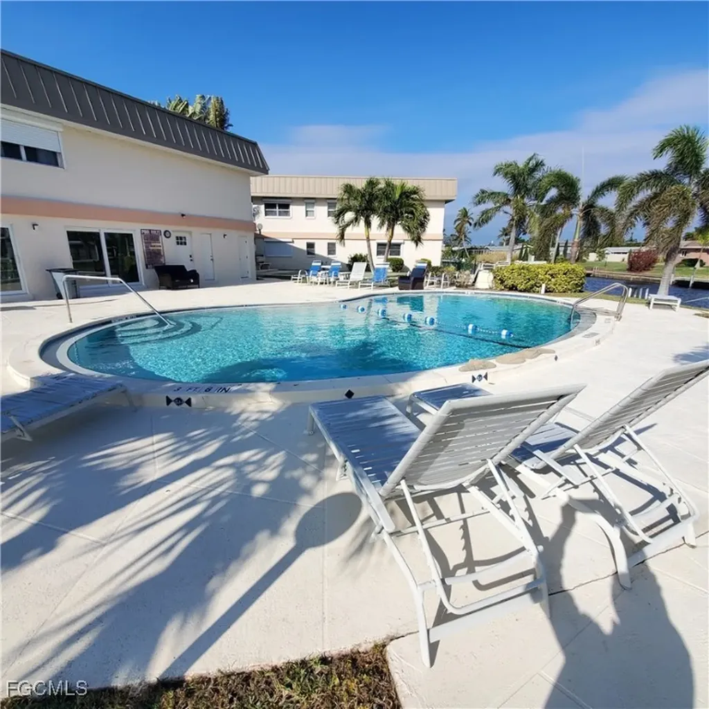 828 Victoria Drive Cape Coral FL 33904
