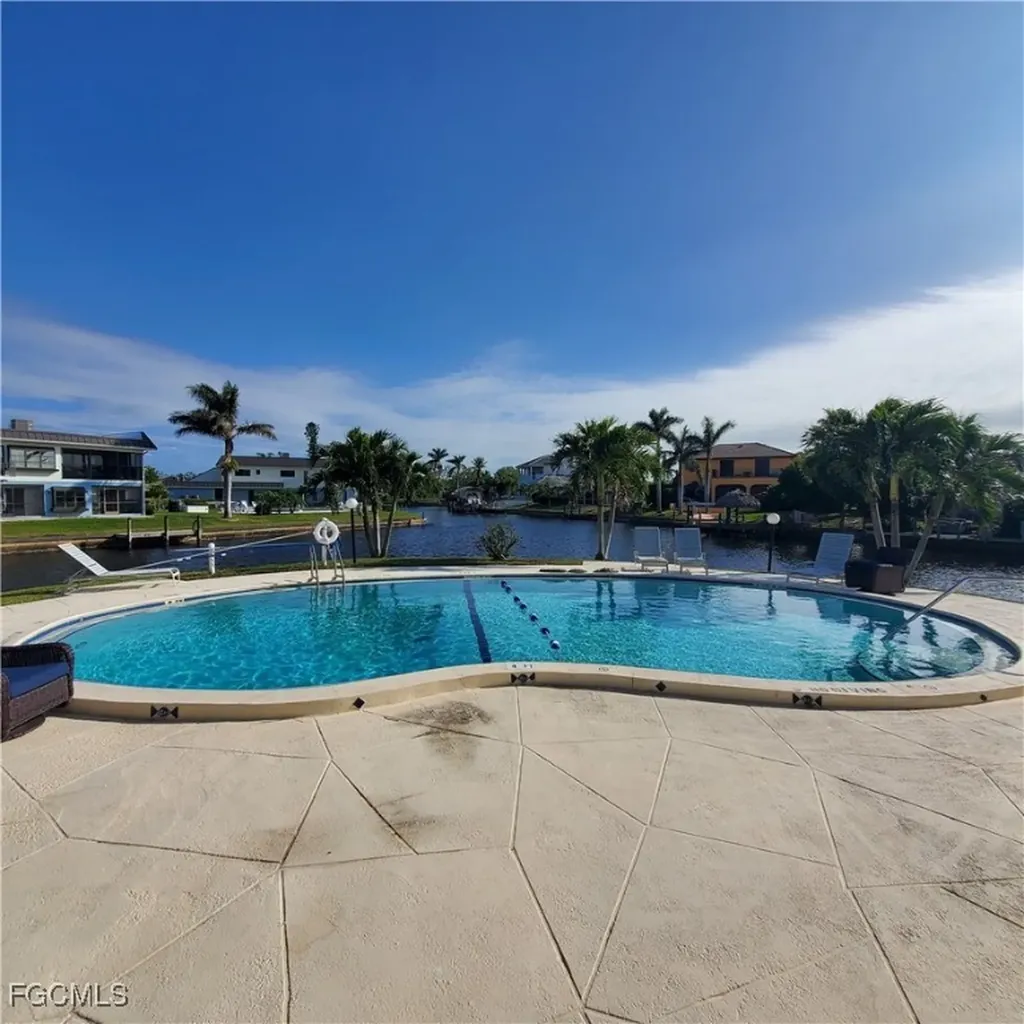 828 Victoria Drive Cape Coral FL 33904