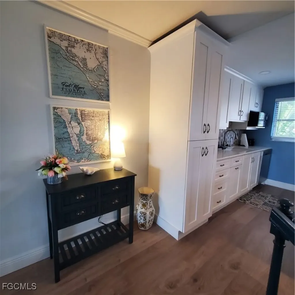 828 Victoria Drive Cape Coral FL 33904
