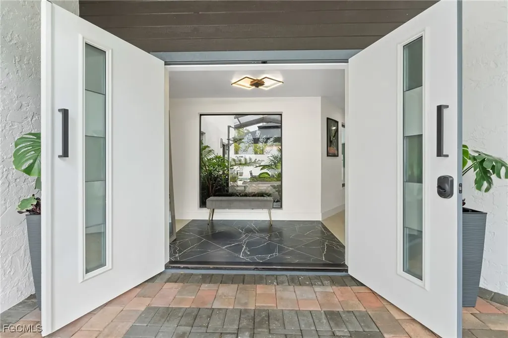 15600 Light Blue Circle Fort Myers FL 33908