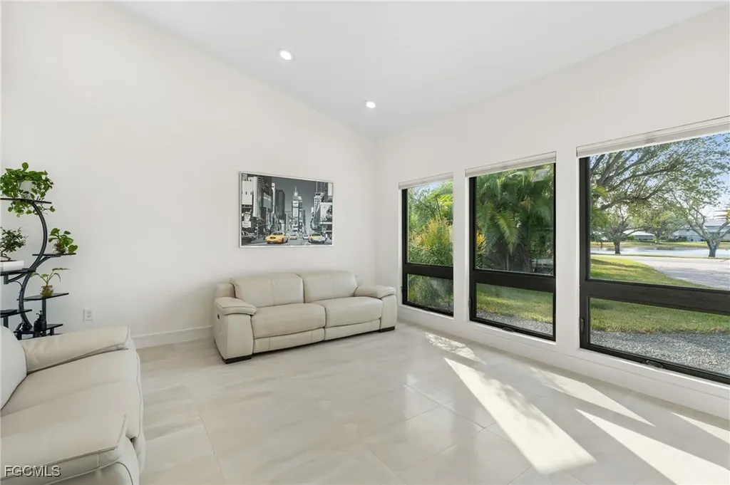 15600 Light Blue Circle Fort Myers FL 33908