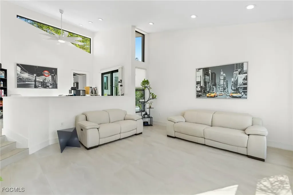 15600 Light Blue Circle Fort Myers FL 33908