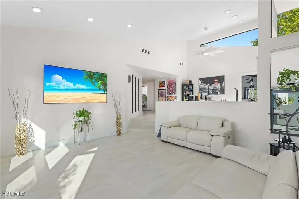 15600 Light Blue Circle Fort Myers FL 33908