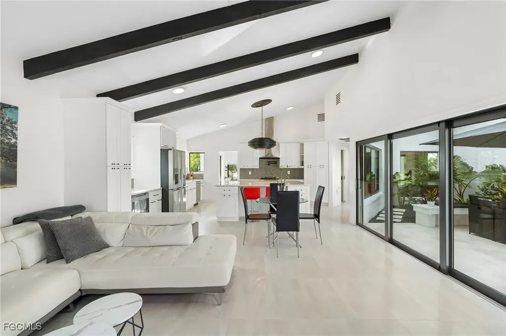 15600 Light Blue Circle Fort Myers FL 33908