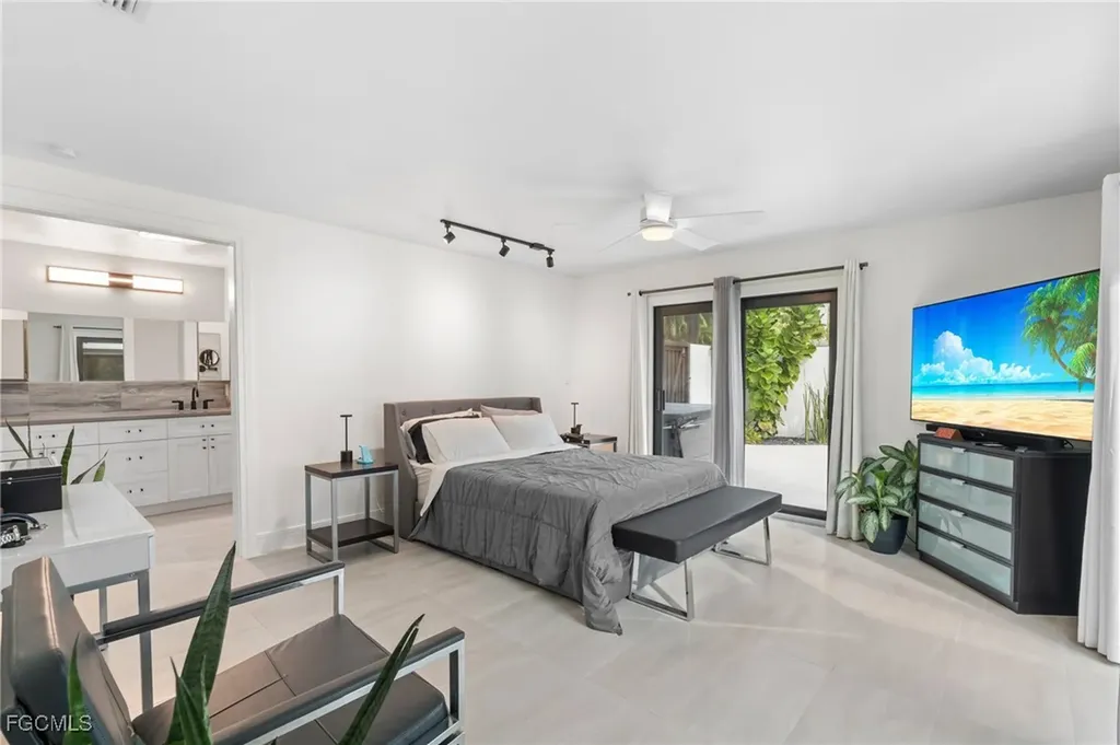 15600 Light Blue Circle Fort Myers FL 33908