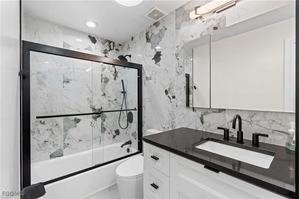 15600 Light Blue Circle Fort Myers FL 33908