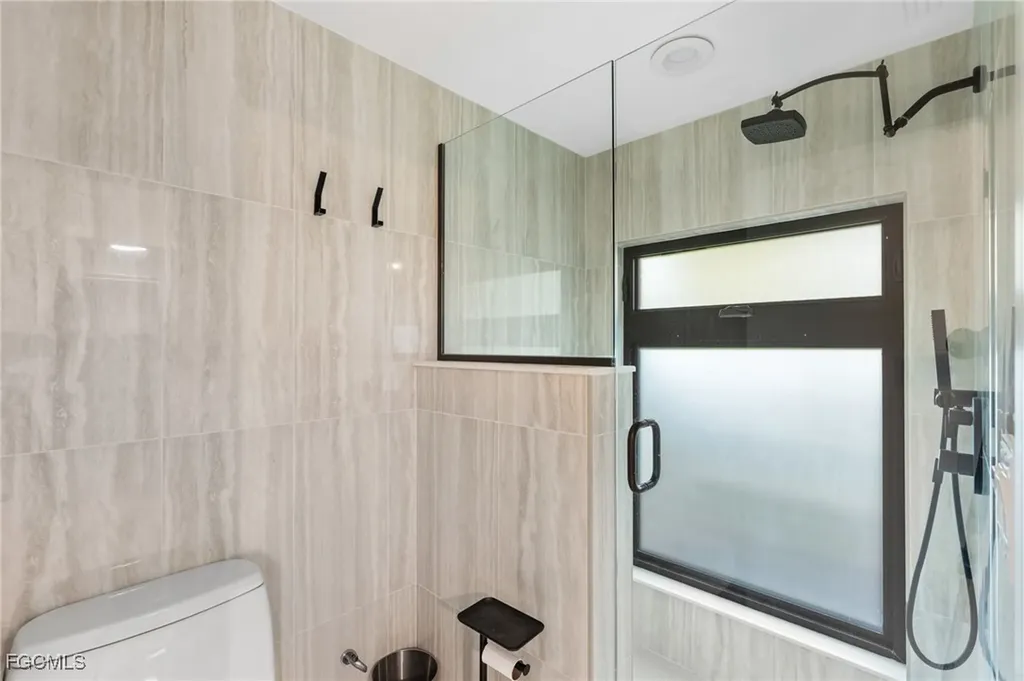 15600 Light Blue Circle Fort Myers FL 33908